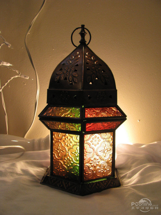 PS合成黑夜中提灯静坐的美女